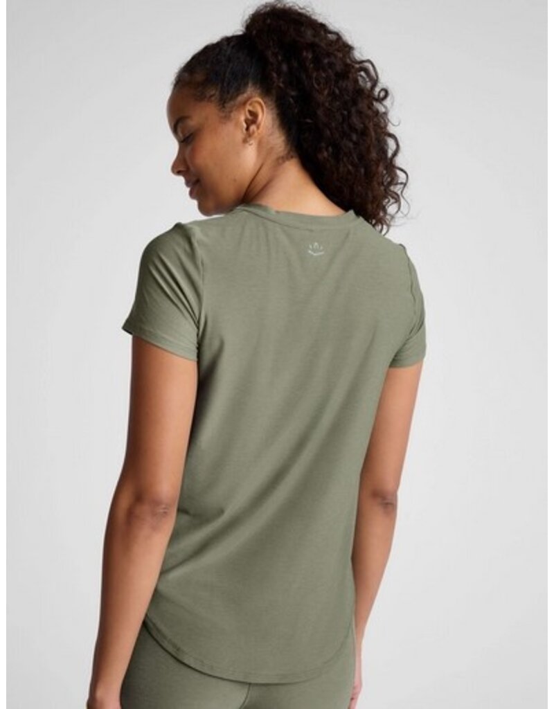 Beyond Yoga Beyond Yoga Featherweight On the Down Low Tee Grey Sage Heather