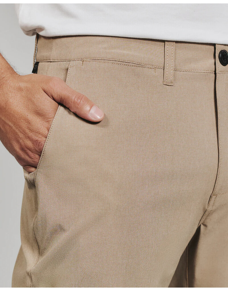 7 Diamonds 7 Diamonds Momentum Hybrid Short Tan