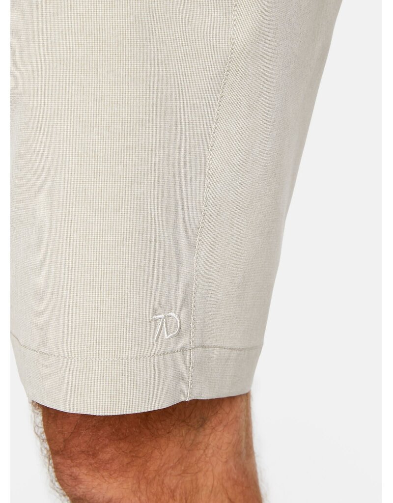 7 Diamonds 7 Diamonds Momentum Hybrid Short Khaki