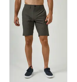 7 Diamonds 7Diamonds Momentum Hybrid Short Olive