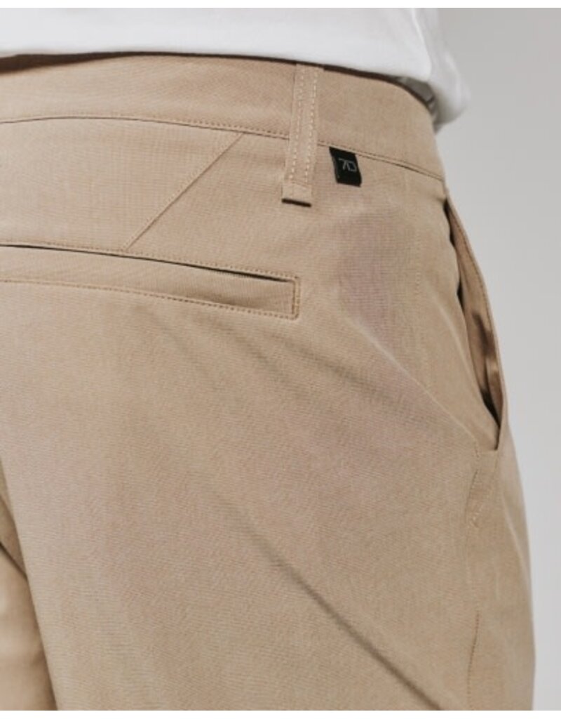 7 Diamonds 7 Diamonds Momentum Hybrid Short Tan