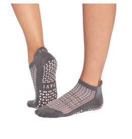 Thirty Three Threads Tavi Grip Savvy Classical Small