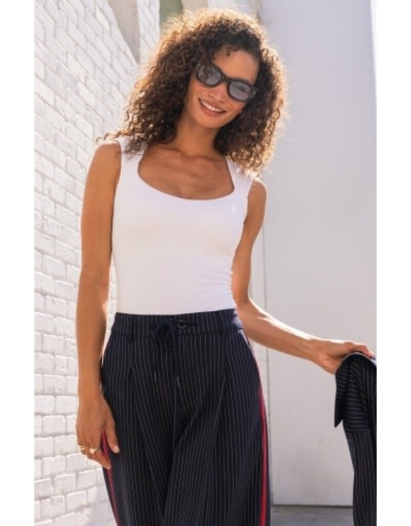 Liverpool Los Angeles Liverpool Sleeveless Built In Bra Knit Top