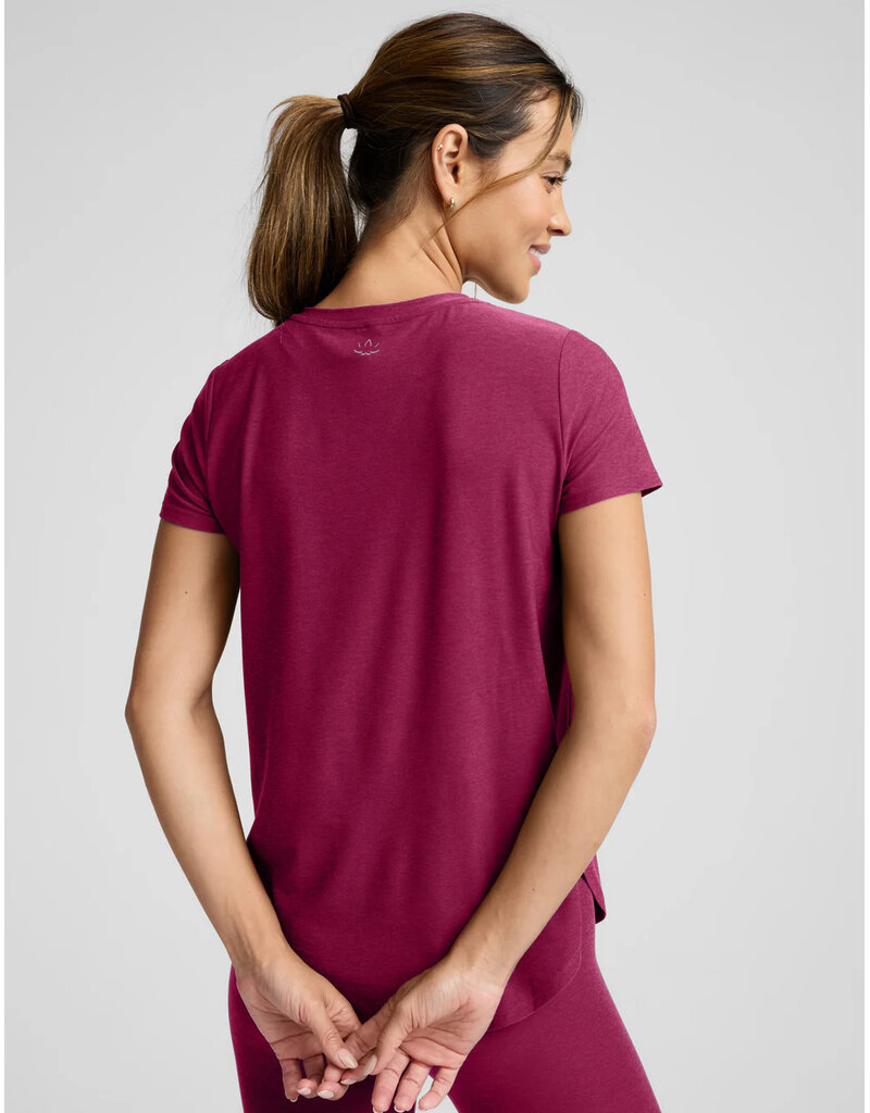 Beyond Yoga Beyond Yoga Featherweight On the Down Low Tee Sangria Heather