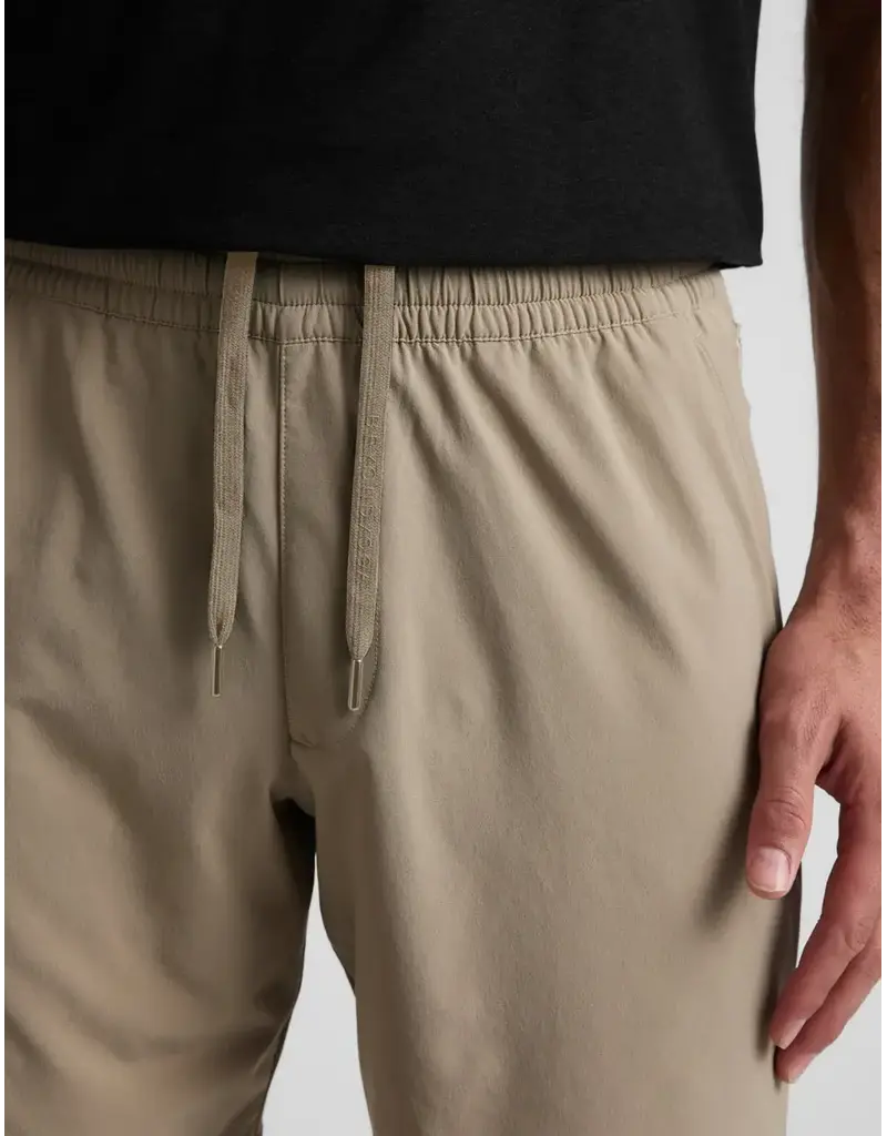 Beyond Yoga Beyond Yoga Pivotal 2.0 7" Short Mushroom