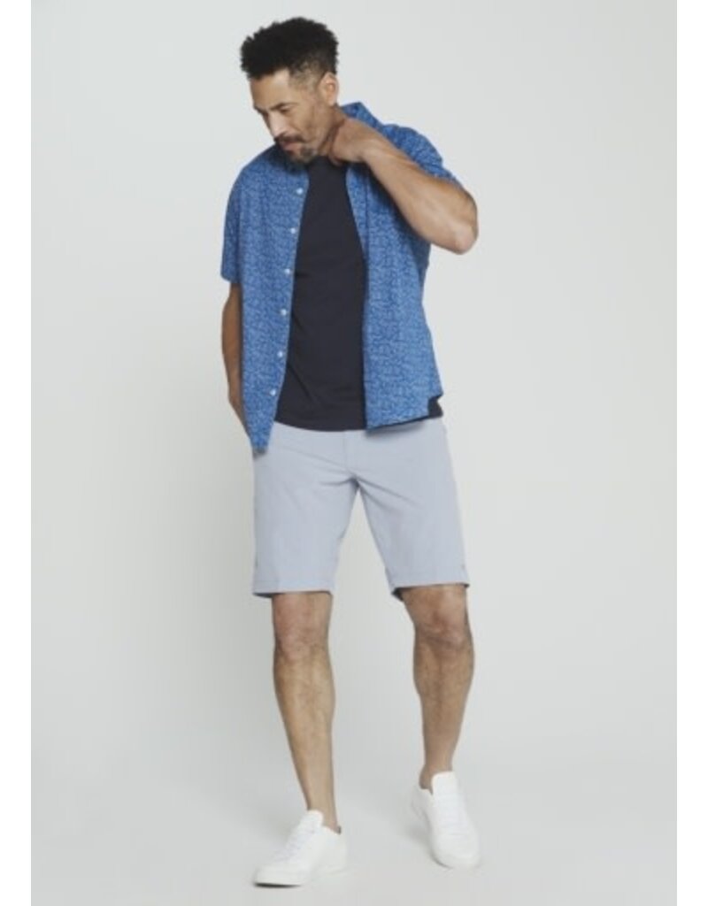 7 Diamonds 7 Diamonds Momentum Hybrid Short Light Blue