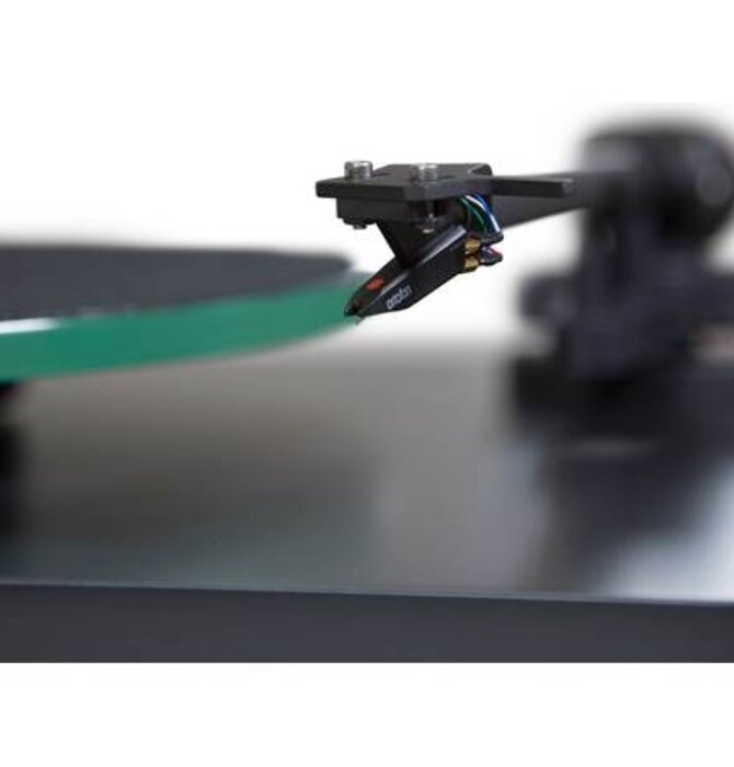 C 588 Turntable