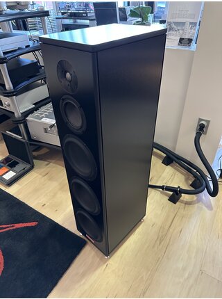 Magico A5 Showroom Demo Floor-standing Loudspeakers ( Pair ) Black