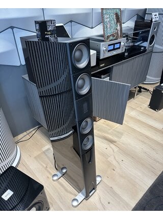 Raidho XT 3 FloorStanding Loudspeaker in Piano Black