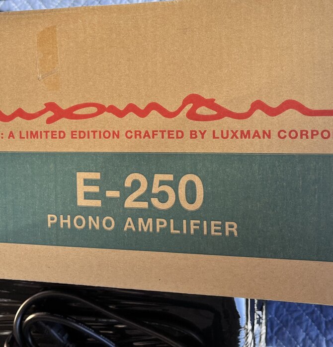 Luxman MM / MC Phono Amplifier E-250 Silver, Showroom Demo  ! WAS $ 2,395
