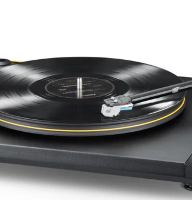 MoFi StudioDeck  Turntable