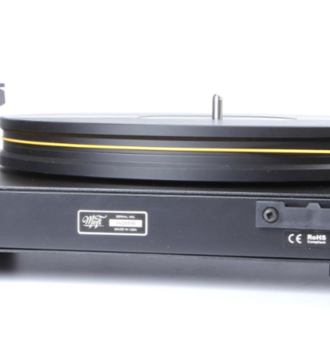 MoFi UltraDeck Turntable