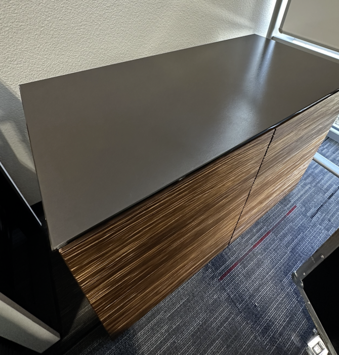 Salamander Design - Denver Walnut 221 Chameleon Collection, Showroom Demo ! Local Pick Up Only!