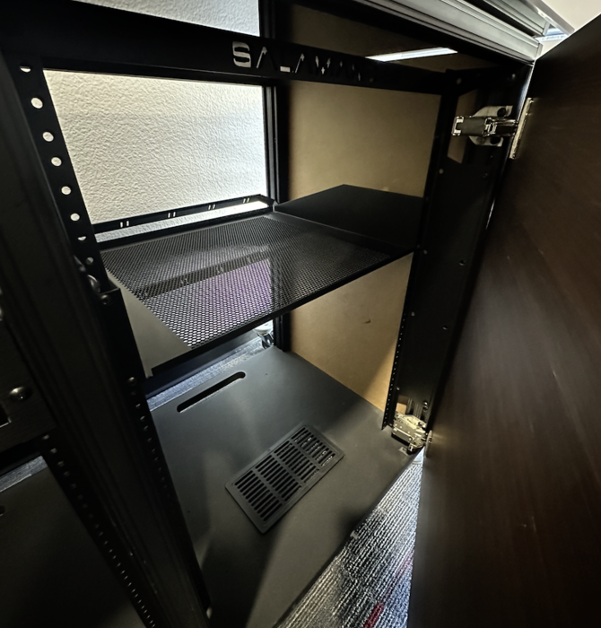 Salamander Design - Denver Walnut 221 Chameleon Collection, Showroom Demo ! Local Pick Up Only!