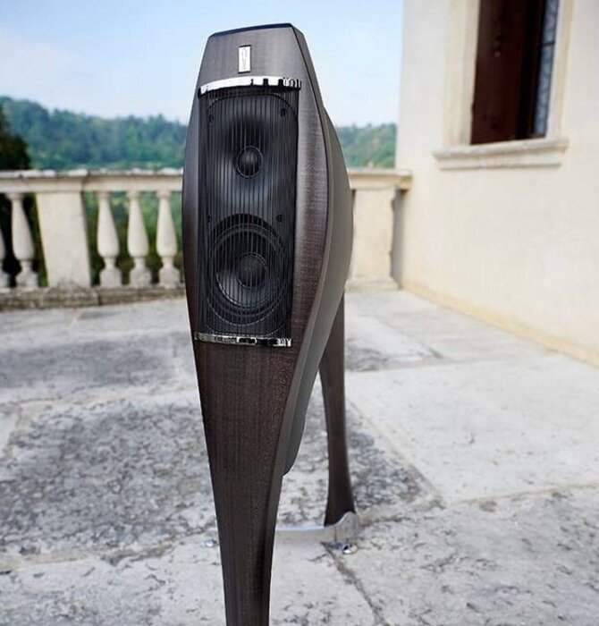 Lignea Loudspeaker