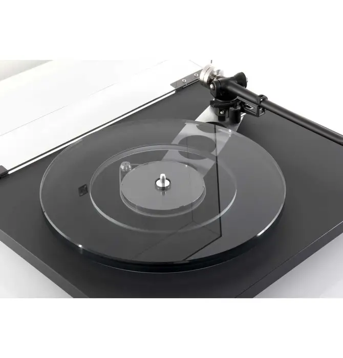 Rega Planar 6 Turntable