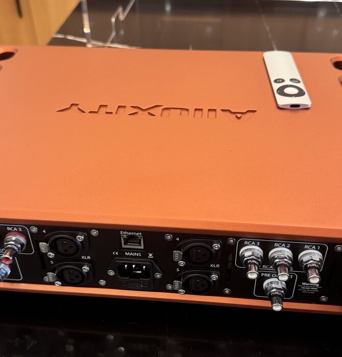 Alluxity  - Integrated Amplifier , Showroom Demo in Mint Condition