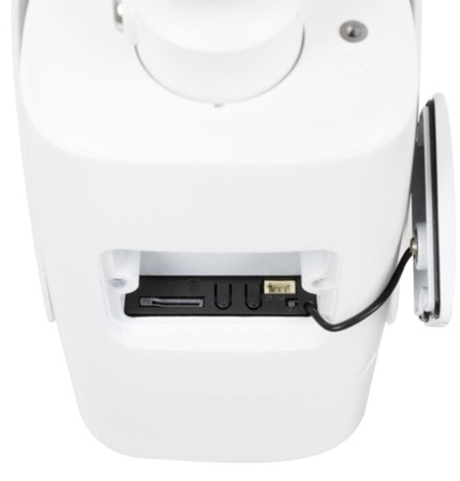 Luma Surveillance™ 420 Series 4MP Bullet IP Outdoor Motorized Camera