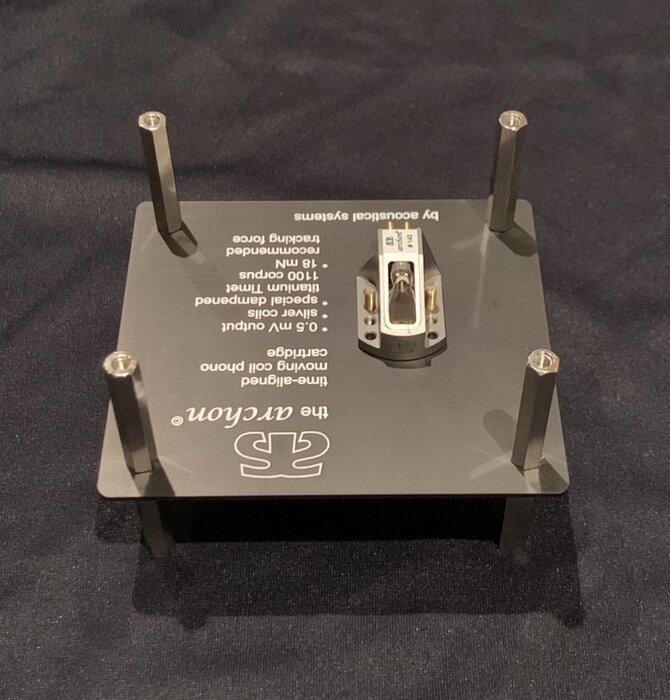 Acoustical Systems - Archon MC ( Moving Coil ) Cartridge , Showroom Demo with roughly 10 hours of play