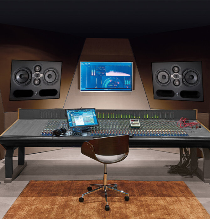 Focal Professional - Utopia Main 212 Bundle ( Utopia 3.5-Way Active Speaker Pair Matched + 2 Amplifiers )