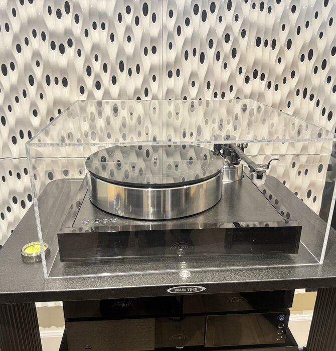 Naim  Audio - Special Edition  Solstice turntable , Showroom Demo in Mint Condition