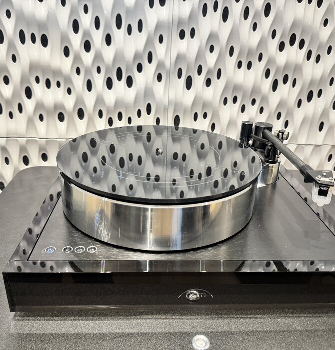 Naim  Audio - Special Edition  Solstice turntable , Showroom Demo in Mint Condition