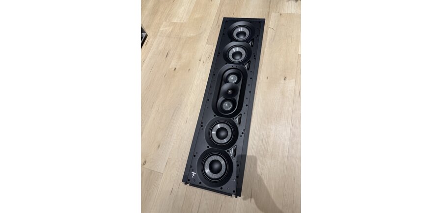 Focal - 1000 IWLCR  Utopia In-wall Speaker, Showroom Demo in Mint Condition !!