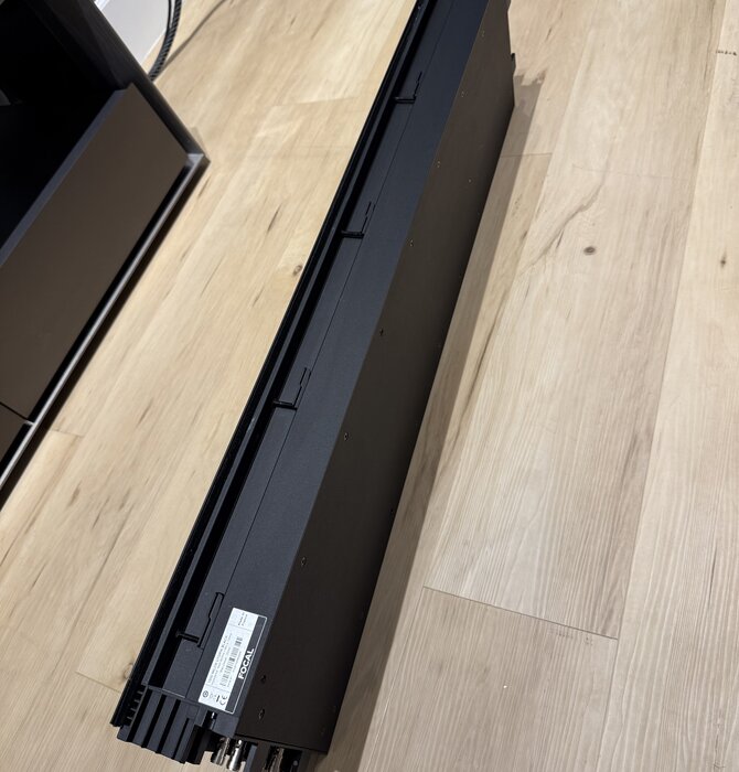 Focal - 1000 IWLCR  Utopia In-wall Speaker, Showroom Demo in Mint Condition !!