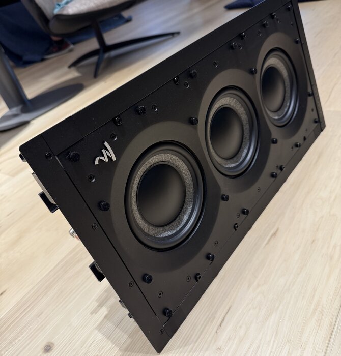 Focal - 1000 IWSUB Utopia In-wall subwoofer, Showroom Demo In Mint Condition !