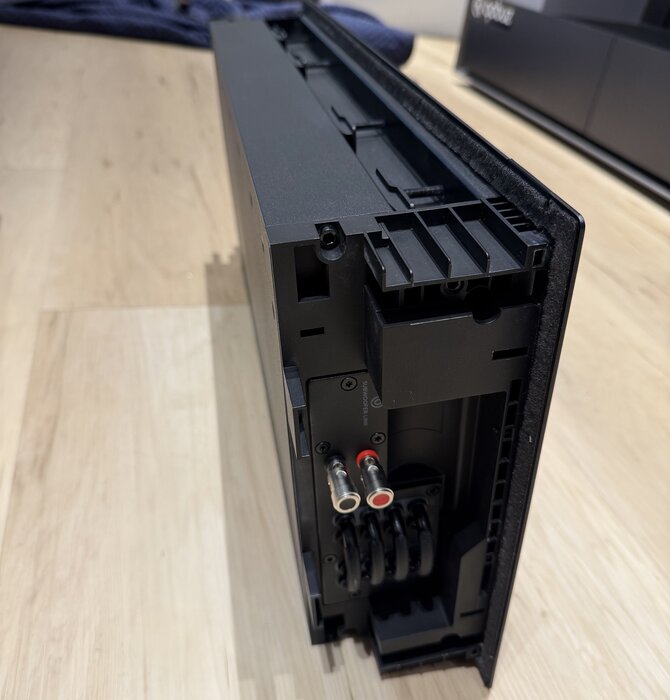 Focal - 1000 IWSUB Utopia In-wall subwoofer, Showroom Demo In Mint Condition !