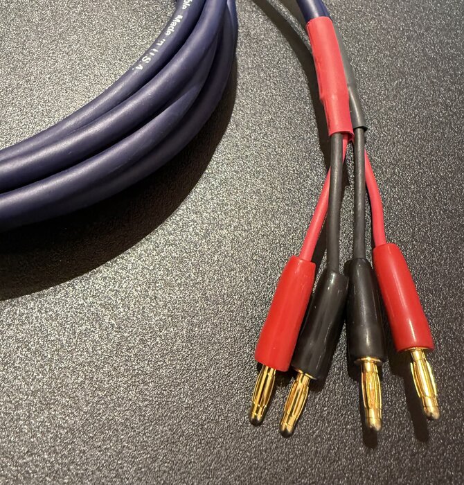 DH Labs T-14 Stereo Speaker Cable  Pair, 8 feet Banana Termination, Showroom Demo