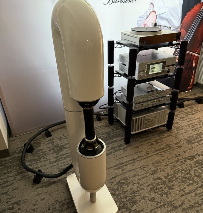 Bayz Audio - Courante 2.0 Radial Speakers in Gloss White with White Quartz Base , AV Show speakers in great condition !