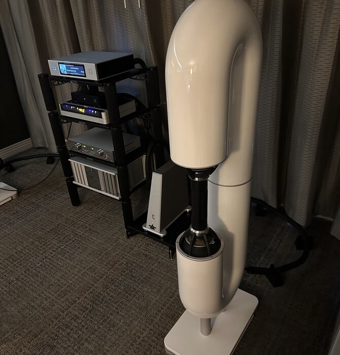 Bayz Audio - Courante 2.0 Radial Speakers in Gloss White with White Quartz Base , AV Show speakers in great condition !