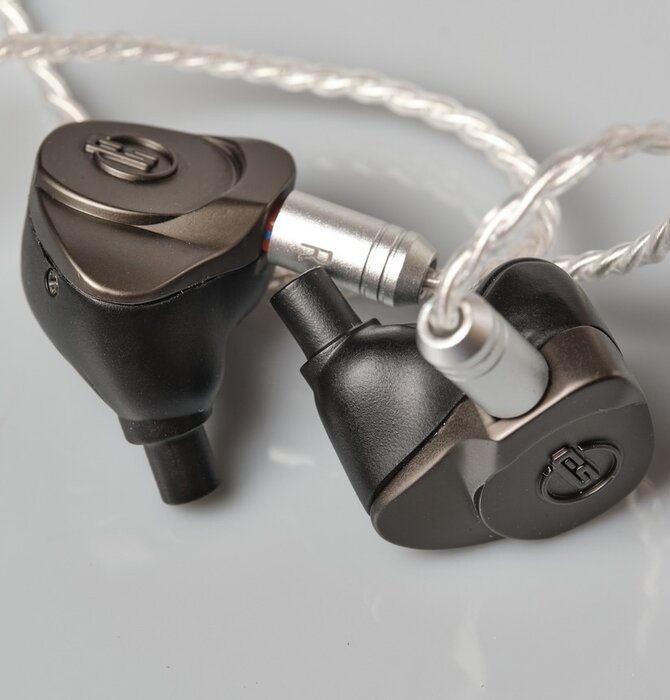 Earsonics Blade  In-Ear Headphones