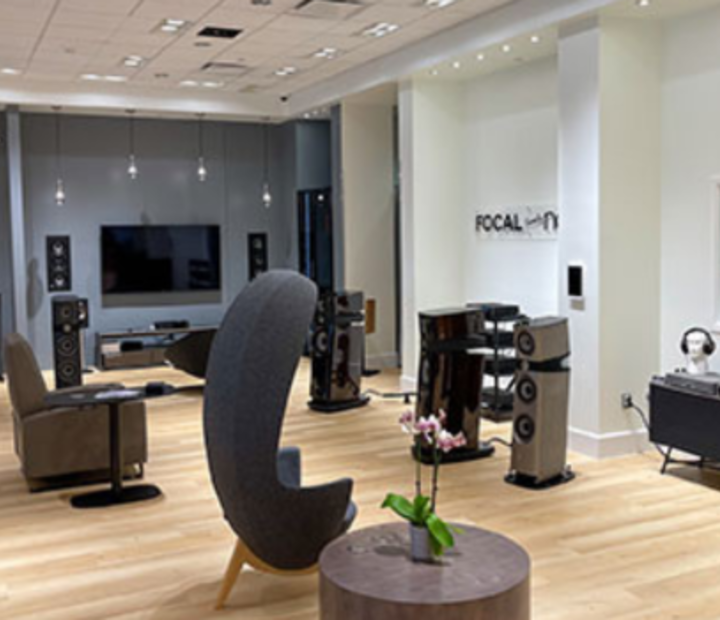 How to Transform Your Living Room Into a Luxury Home Theater
