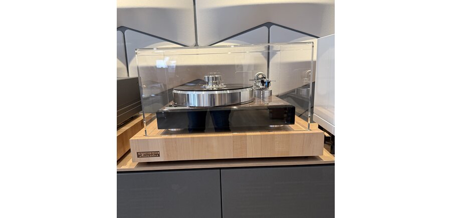 Butcher Block Acoustics - 24" x 18" Solid Maple  Edge-Grain Audio Platform 3" thick with threaded brass Inserts with Rubber Feet , Showroom Demo