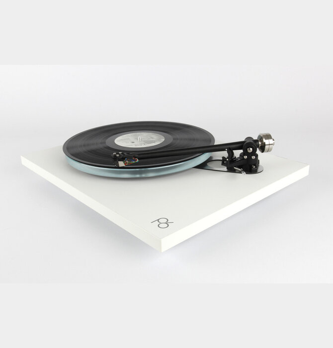 Rega Planar 6 Turntable