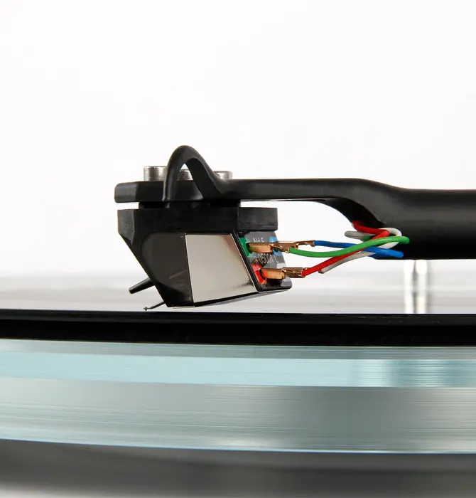 Rega Planar 6 Turntable