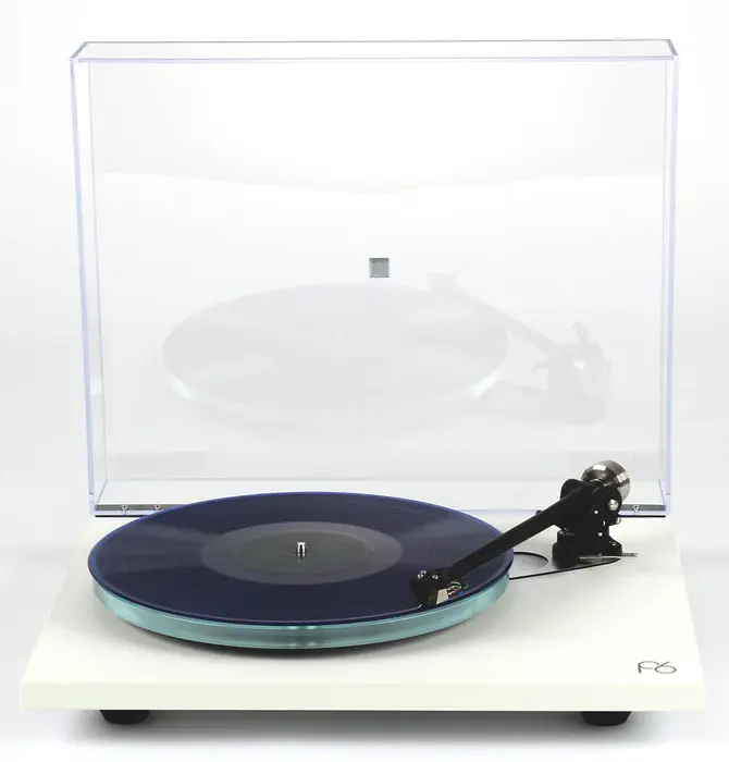 Rega Planar 6 Turntable