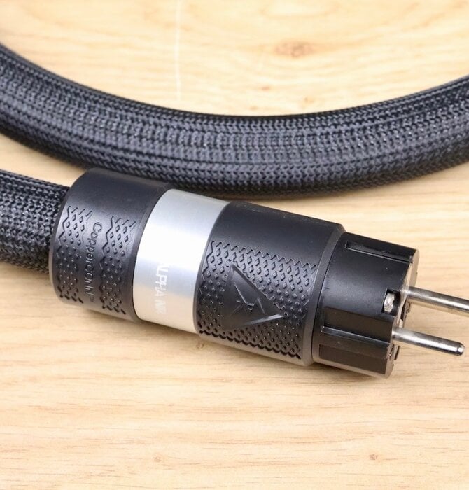 Shunyata Research - Alpha v1 , NR C15 1,75 meter Power Cord ( Noise Reduction ) Showroom Demo in Great Condition