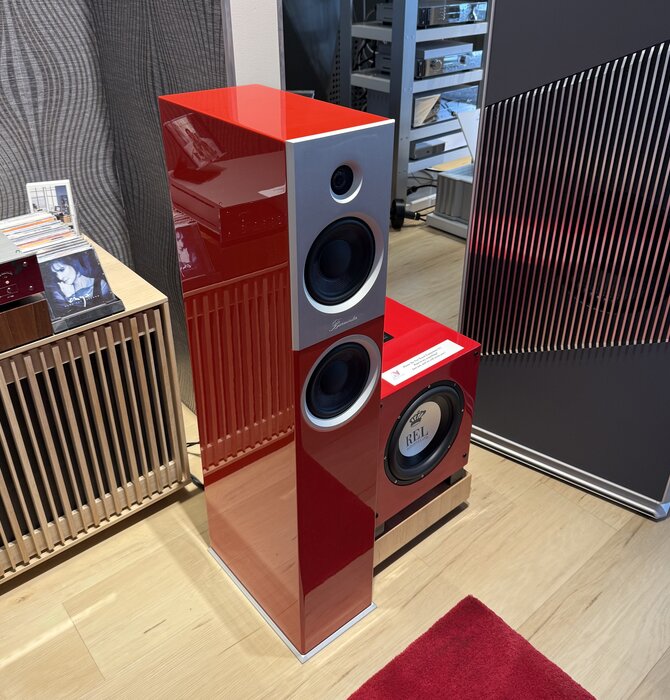 Burmester - B 18 All Lines Loudspeaker Pair Ferrari Red, Showroom Demo in Mint Condition