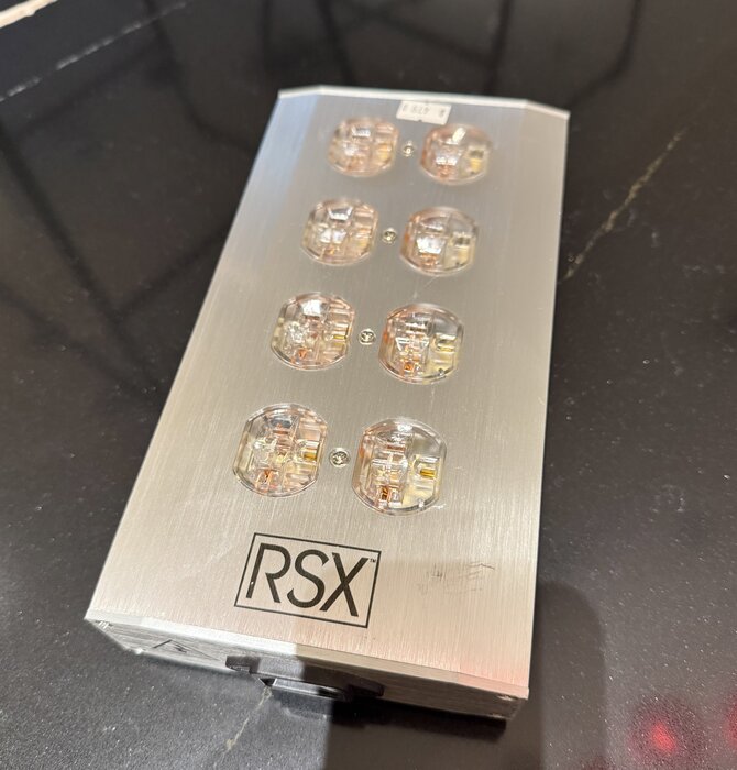 RSX PowerClean Power8 Box in Silver Anodized Aluminum , 15 AMP,  Showroom Demo comes with Fully Warranty