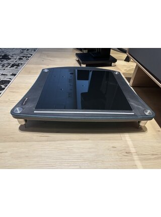 Bassocontinuo Accordeon McIntosh XL4 Rack in Genuine Black Leather, Center in Piano Black Glass, Stitches/Threads in McIntosh Deep Blue , 5.5"  High, USED in MINT Condition !