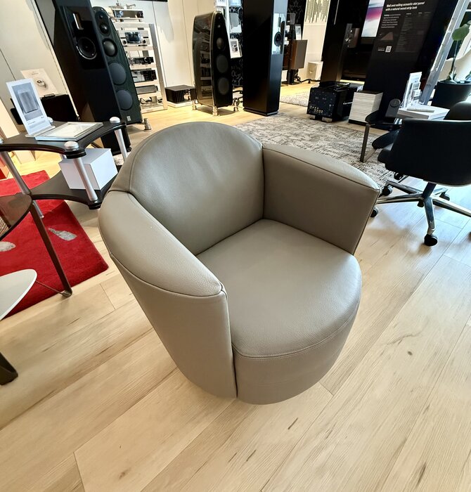 Jaymar - LA 1956 Swivel Grey Leather Chair with Metal Base , Showroom Demo in Mint Condition! Local Pick Up Only ! Premium Italian Leather