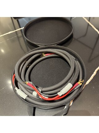 Shunyata Research Delta v1  Speaker Cable 2.5 meter  with Gold-Plated STIS Spade Ends