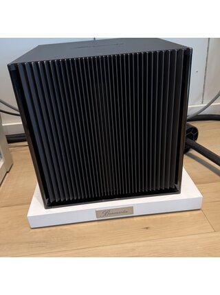 Burmester Amplifier Stand