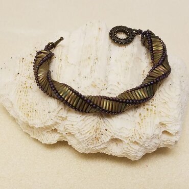 7/11 6-9pm Stairway To Heaven Bracelet 7/11 6-9pm Stairway To Heaven Bracelet