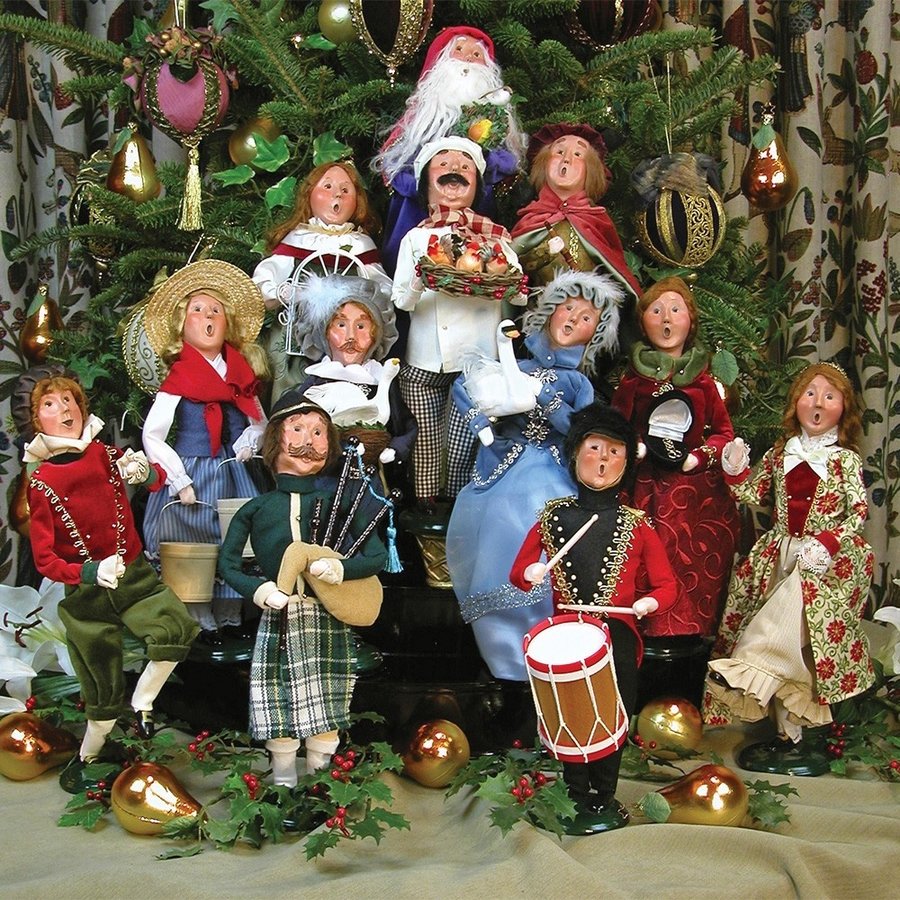 Byers' Choice Christmas Carolers