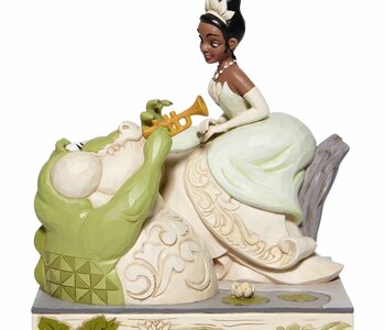 White Woodland Tiana with Louie 6008065