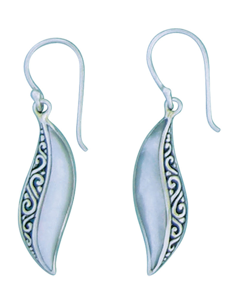 Wavy MOP Earrings 29mm